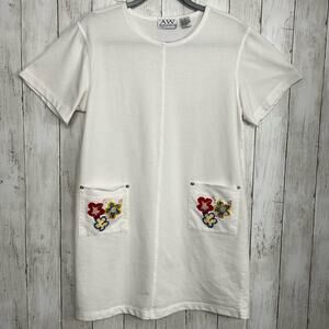AW Sport White Short Sleeve Front Pocket Floral Long T-Shirt Beach Cover Up